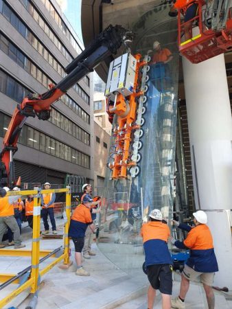 4LIFTN crane installing cylindrical glass lift