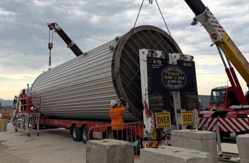 100KL advanced hot water tank being secured med
